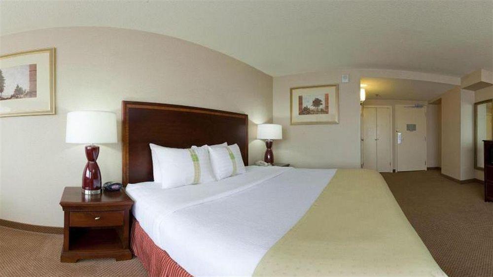 Holiday Inn Secaucus Meadowlands Exterior photo