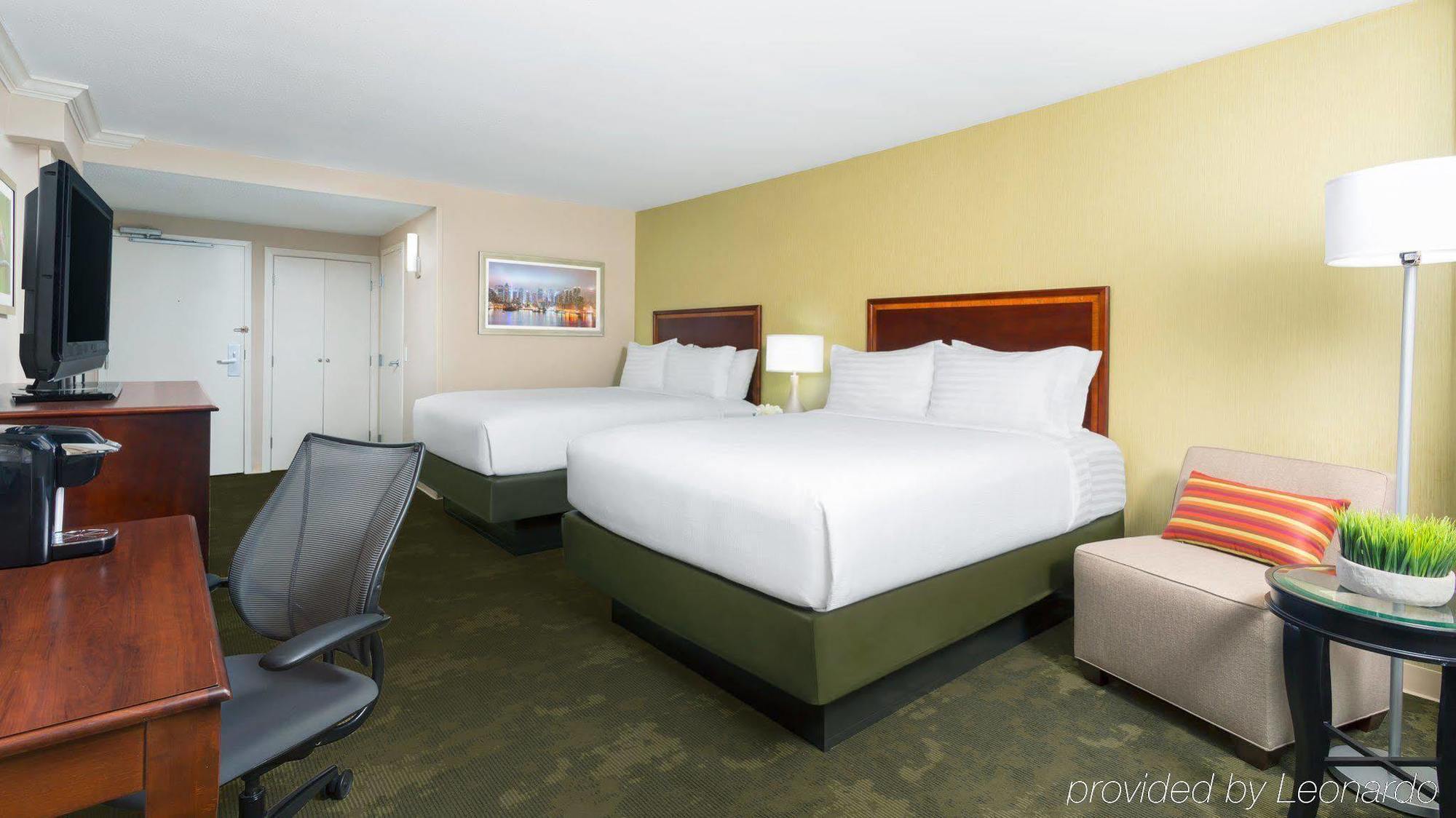 Holiday Inn Secaucus Meadowlands Exterior photo