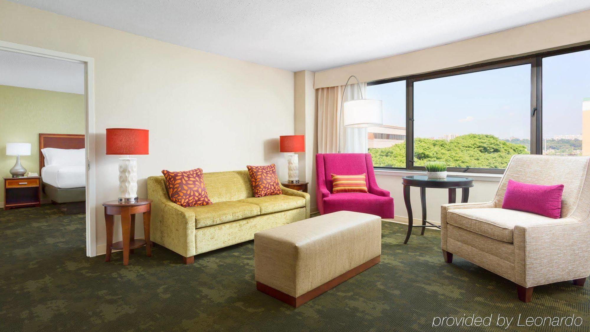 Holiday Inn Secaucus Meadowlands Exterior photo