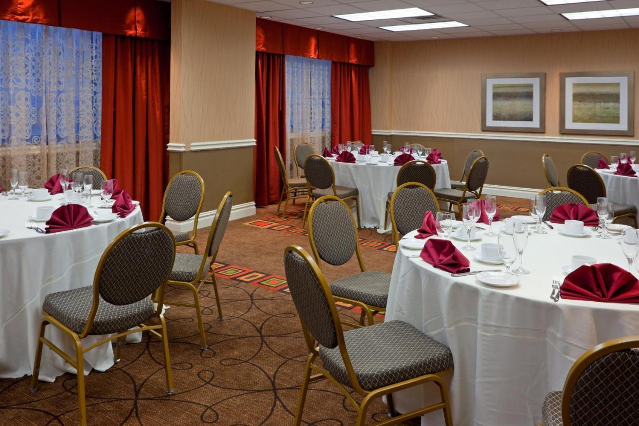Holiday Inn Secaucus Meadowlands Exterior photo